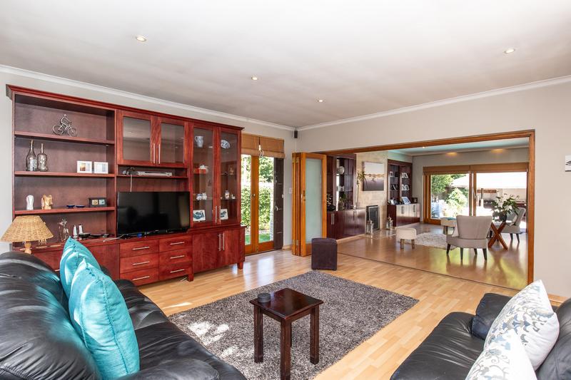 3 Bedroom Property for Sale in Constantia Western Cape